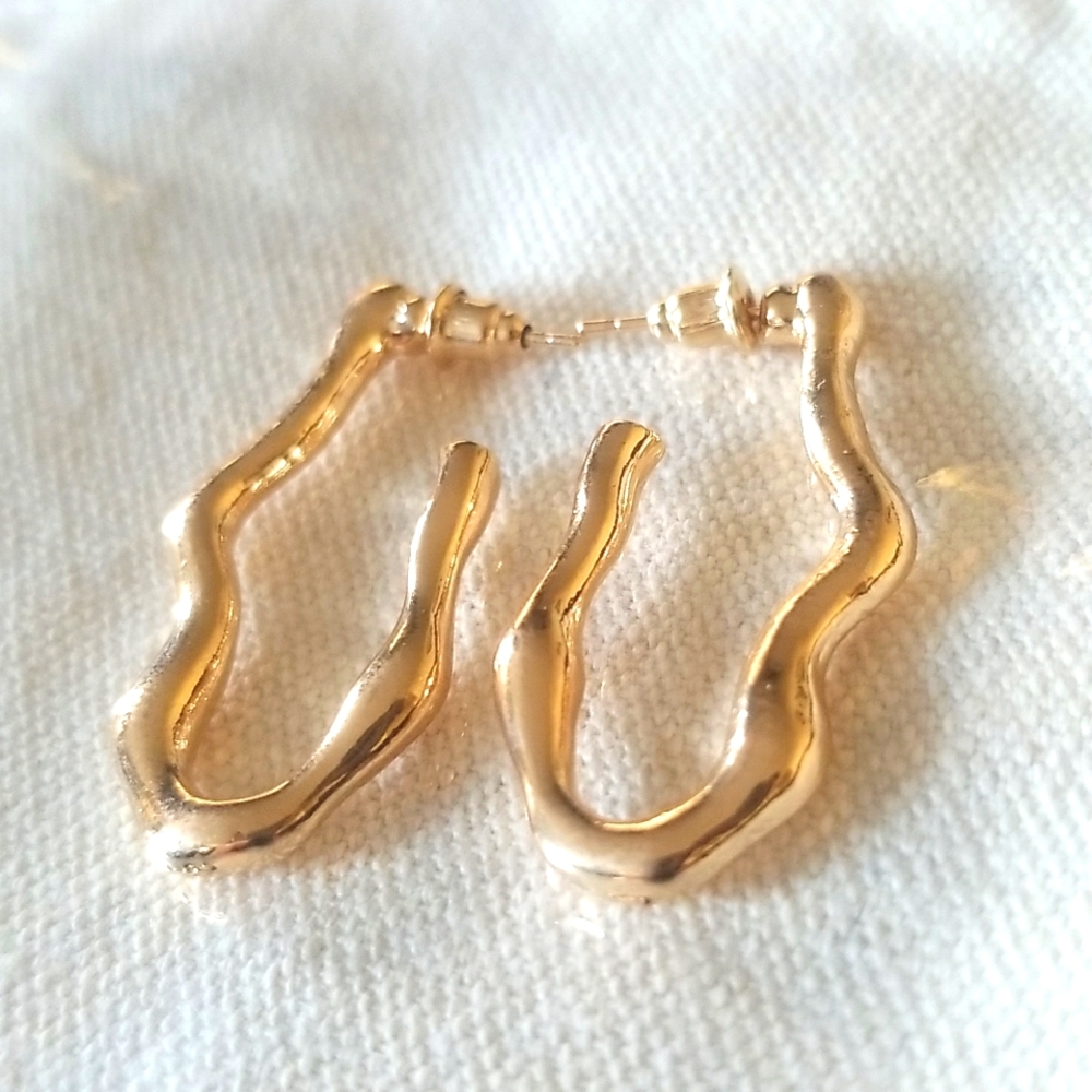 3 for $15 Gold Wave Hoop Earrings - Picture 2 of 5